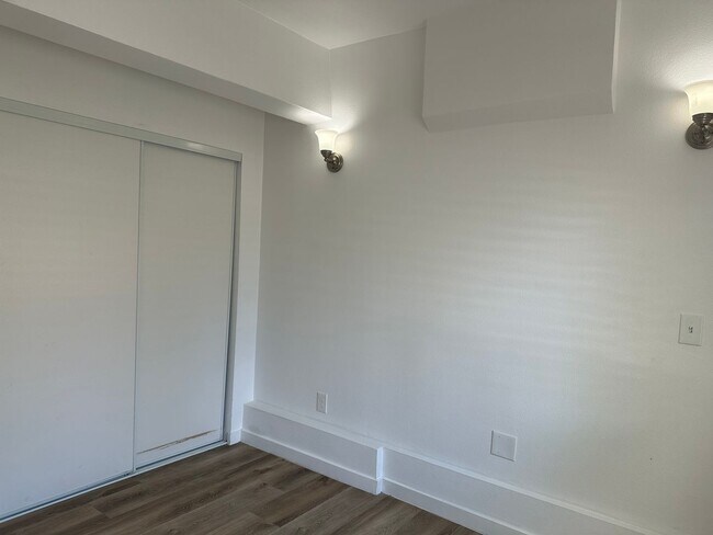 Foto del edificio - 23811 Bouquet Canyon Pl