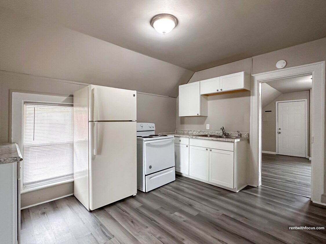 Foto principal - 127 W 6th St