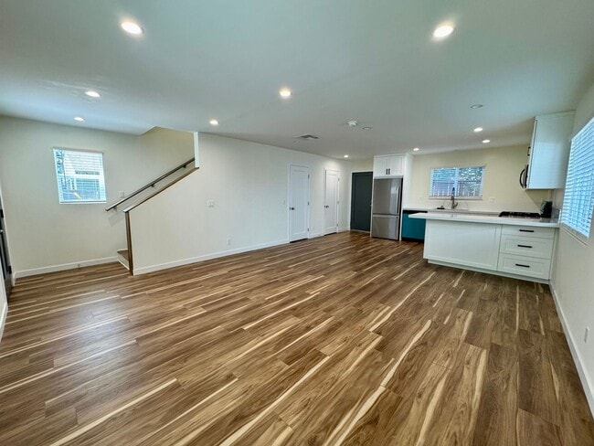 Building Photo - All New Large Home like ADU in the Culver ...