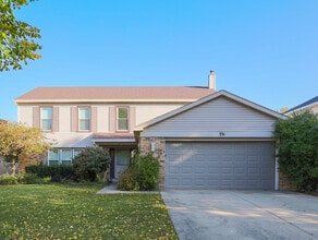 Building Photo - 331 E Fox Hill Dr