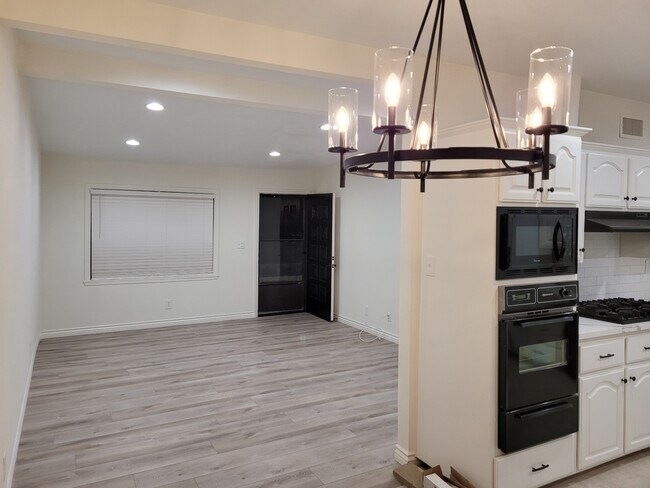 Living room - 2180 Elm St