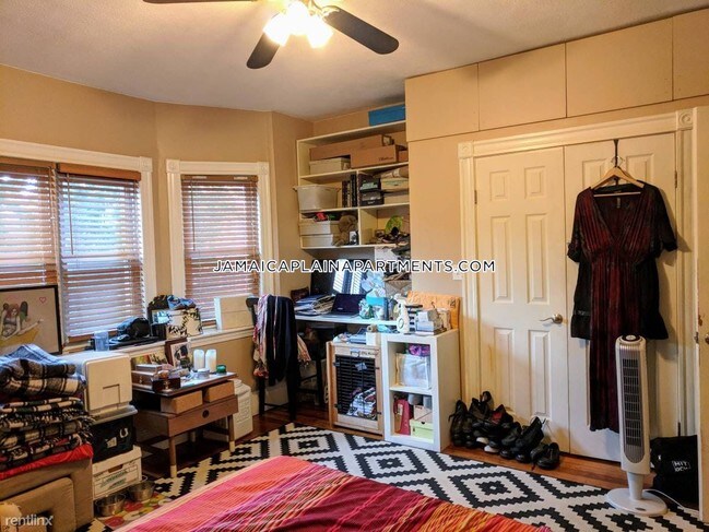 Building Photo - 2 br, 2 bath  - 162 Wachusett St