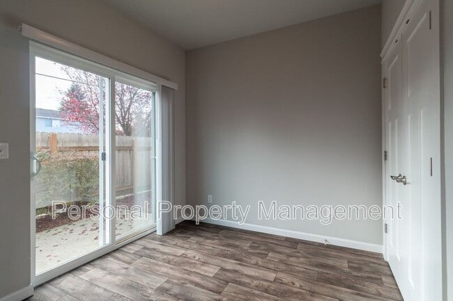 Building Photo - 12600 NE 49th St