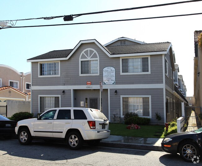 Foto del edificio - 13611 Kornblum Ave.
