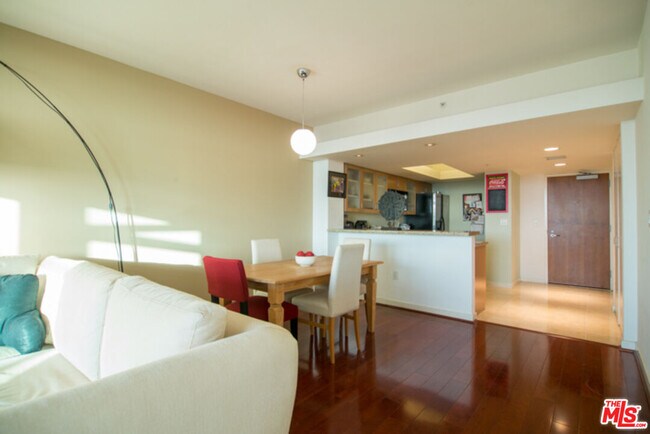 Foto del edificio - 13700 Marina Pointe Dr