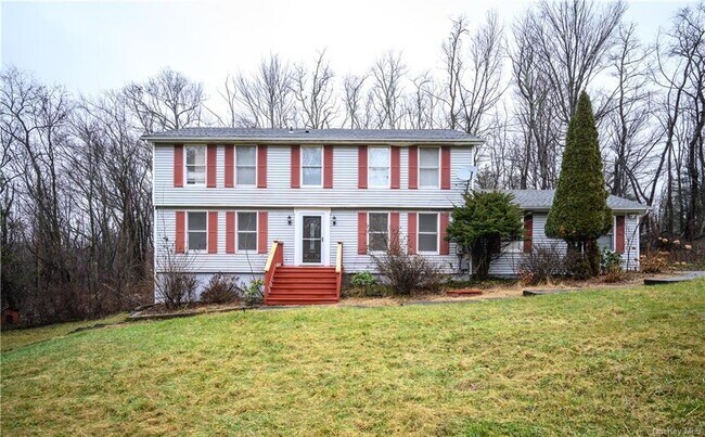 Foto del edificio - 56 Sylvan Lake Rd