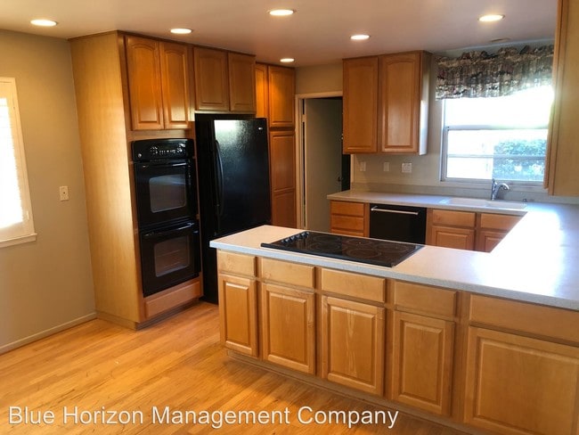 Building Photo - 4 br, 2 bath House - 2436 Calle Andalucia