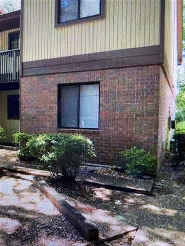 Primary Photo - 216 Dixie Dr