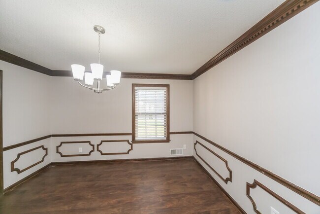 Foto del edificio - 312 Clarington Dr
