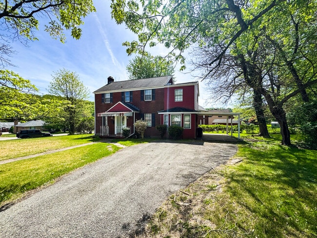 Foto del edificio - 2710 Henderson Rd