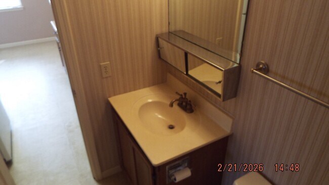 Foto del edificio - 8302 Glen Mont Dr