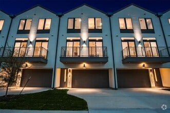 Building Photo - 4419 Cabell Dr