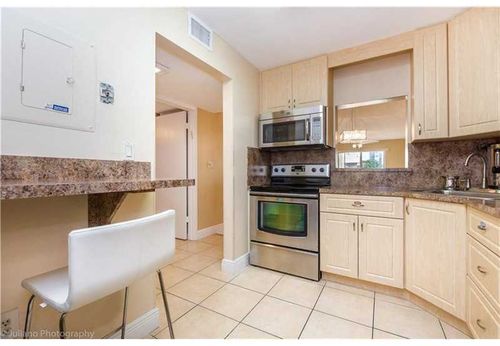 Foto del edificio - 4141 Collins Ave