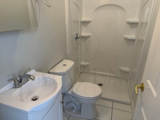 Building Photo - 60 Bonair St