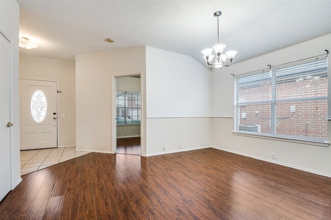 Foto del edificio - 206 Trenton Dr