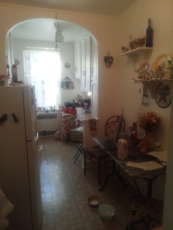 Building Photo - 1872 E 5th St