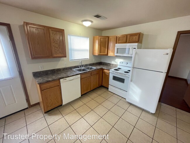 Building Photo - 2 br, 1.5 bath House - 59 Highway WW