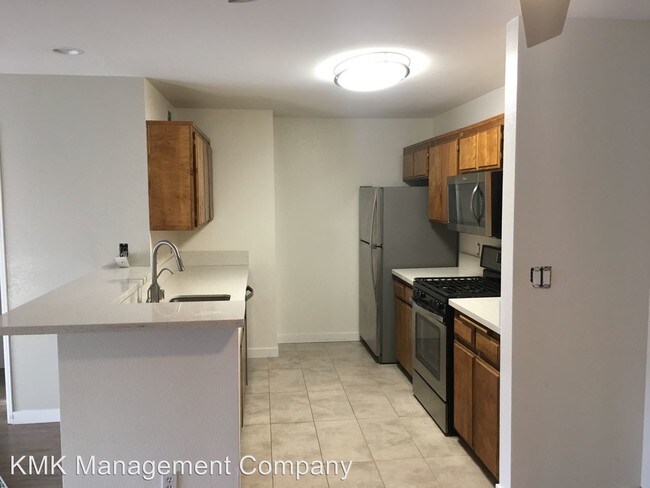 Foto del edificio - 1866 Greenfield Ave