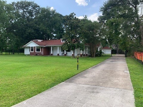 Foto del edificio - 2418 Prentice Rd