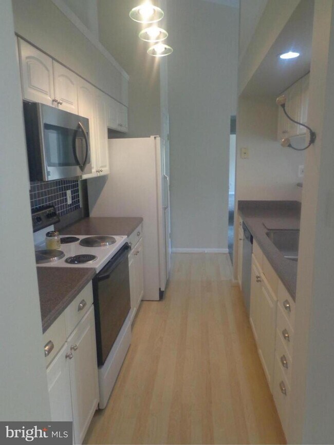 Foto del edificio - 3337 Katewood Ct