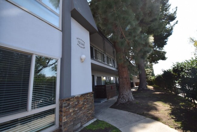 Building Photo - 12142 Burbank Blvd