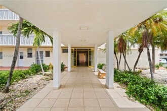 Building Photo - 2903 Point E Dr