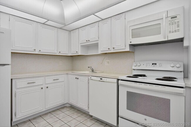 Foto del edificio - 2651 S Palm Aire Dr