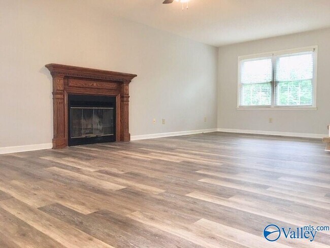 Foto del edificio - 140 Teal Park Ln