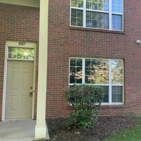 Primary Photo - 10105 Chesapeake Cir