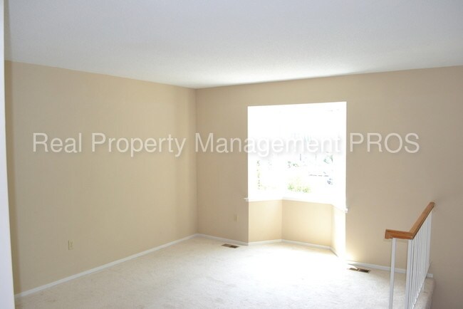 Building Photo - 2339 Hunters Square Ct