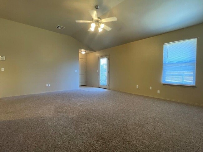 Foto del edificio - 3631 Vanguard Dr