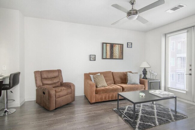 Building Photo - 4105 McKinney Ave