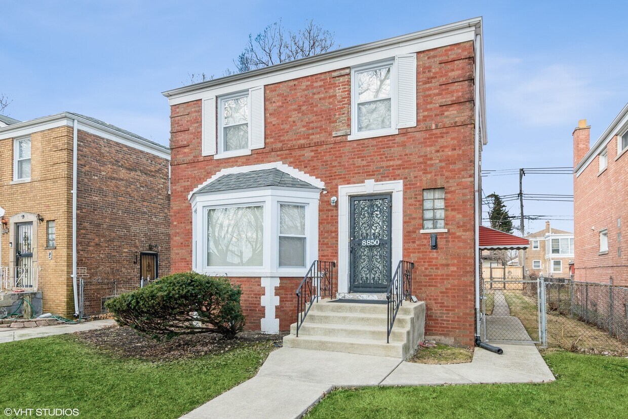 Primary Photo - 8850 S Constance Ave