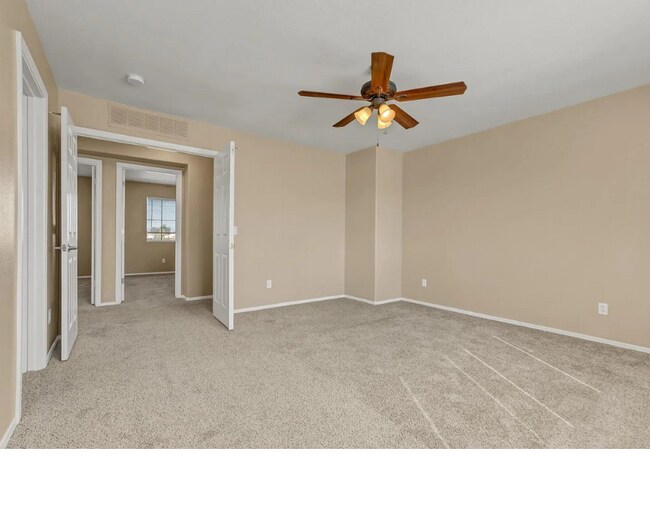 Foto del edificio - 15421 W Gelding Dr