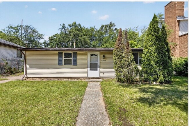 Building Photo - 2280 Roosevelt Pl