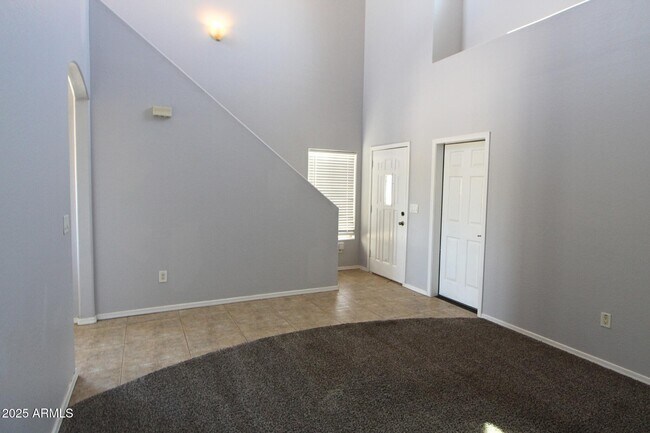 Foto del edificio - 15237 S Moon Valley Rd