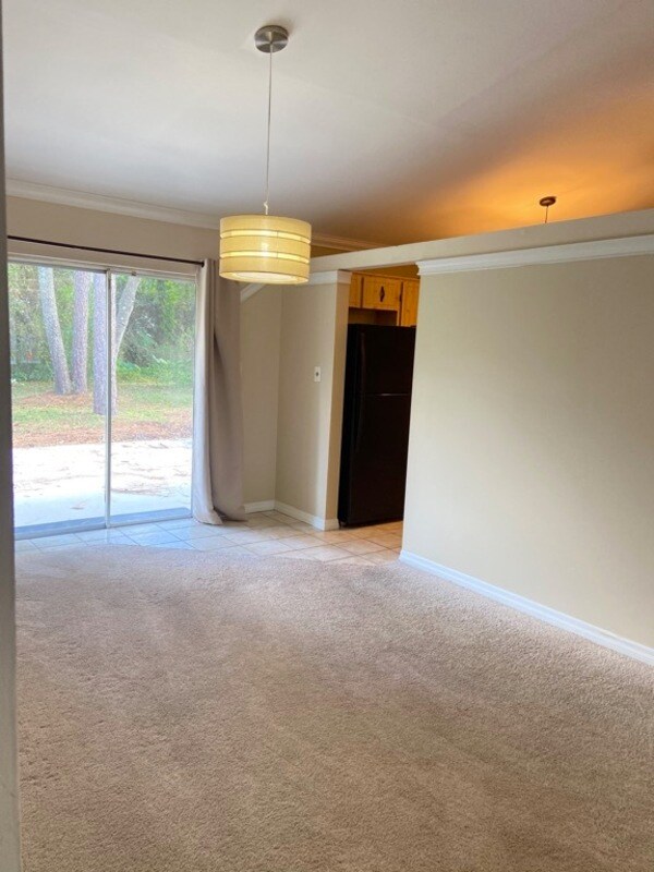 Building Photo - 903 Manatee Ct