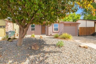 Building Photo - 3117 Moonbeam Cir S