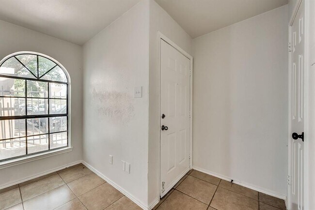 Foto del edificio - 9524 Military Pkwy