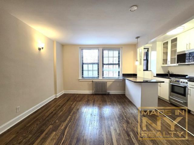 Foto del edificio - 0 bedroom in SUNNYSIDE GARDENS NY 11104