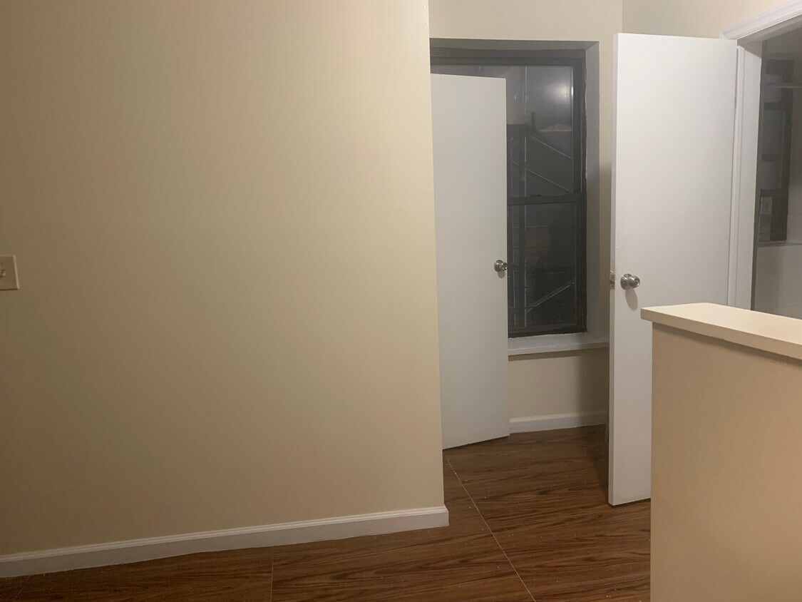 Foto principal - 88 E 111th St