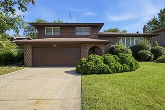 Building Photo - 4050 Violet Ln