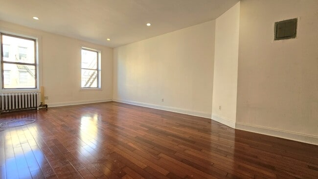 Building Photo - 20 Magaw Pl