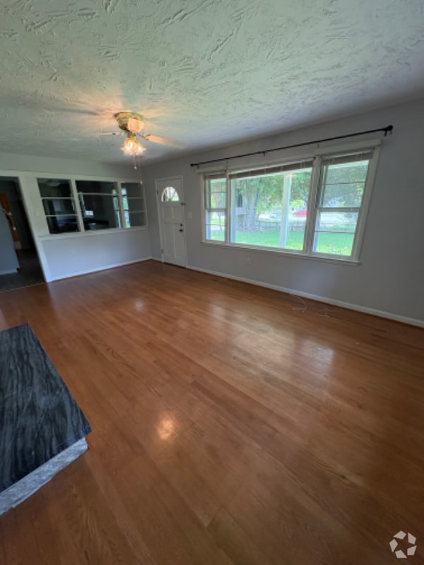 Building Photo - 2541 Dellwood Rd