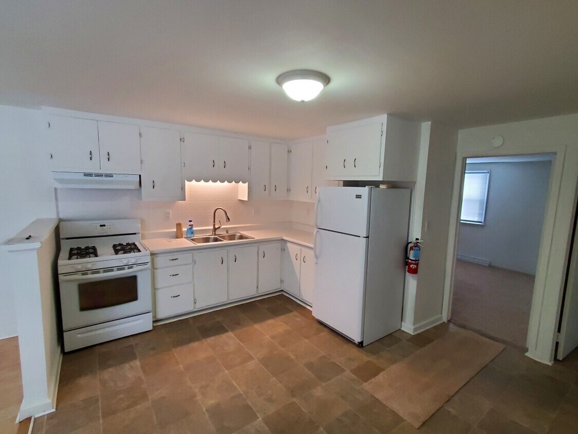 194 N Genesee St Unit 194, Geneva, NY 14456 Apartments in Geneva, NY