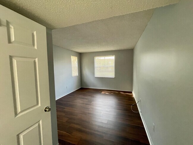 Foto del edificio - 9615 NW 1st Ct