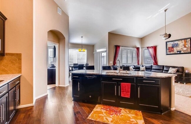 Foto del edificio - Beautifully updated home in a fantastic Parker neighborhood