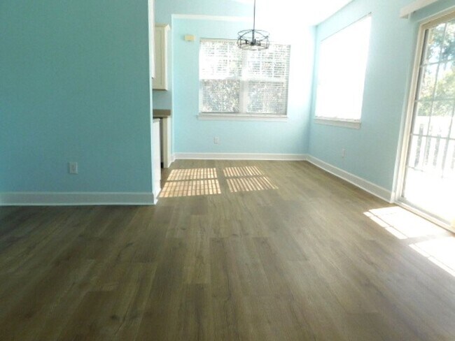 Foto del edificio - 2 Bedroom Located in Summerfield Community