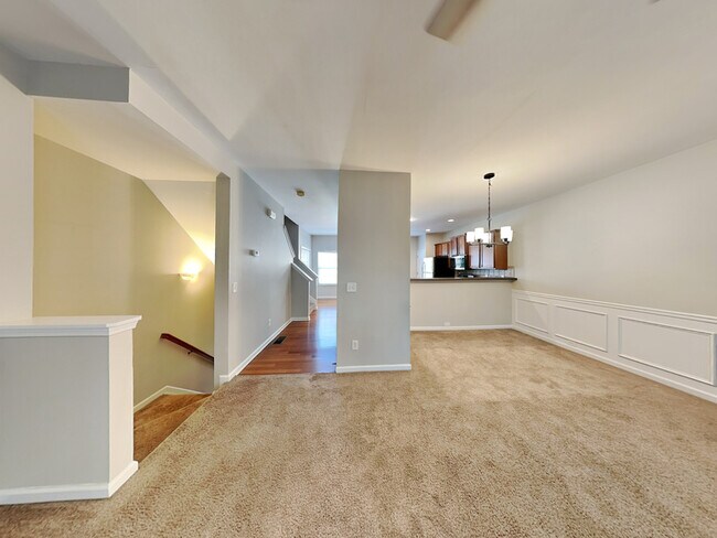 Building Photo - 730 Celeste Ln
