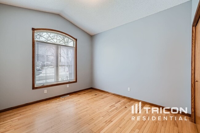 Building Photo - 13998 Norway St NW